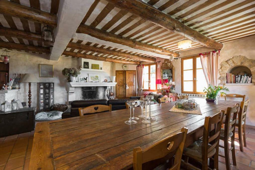 Le Degoutaud Bed and Breakfast Le Barroux Εξωτερικό φωτογραφία