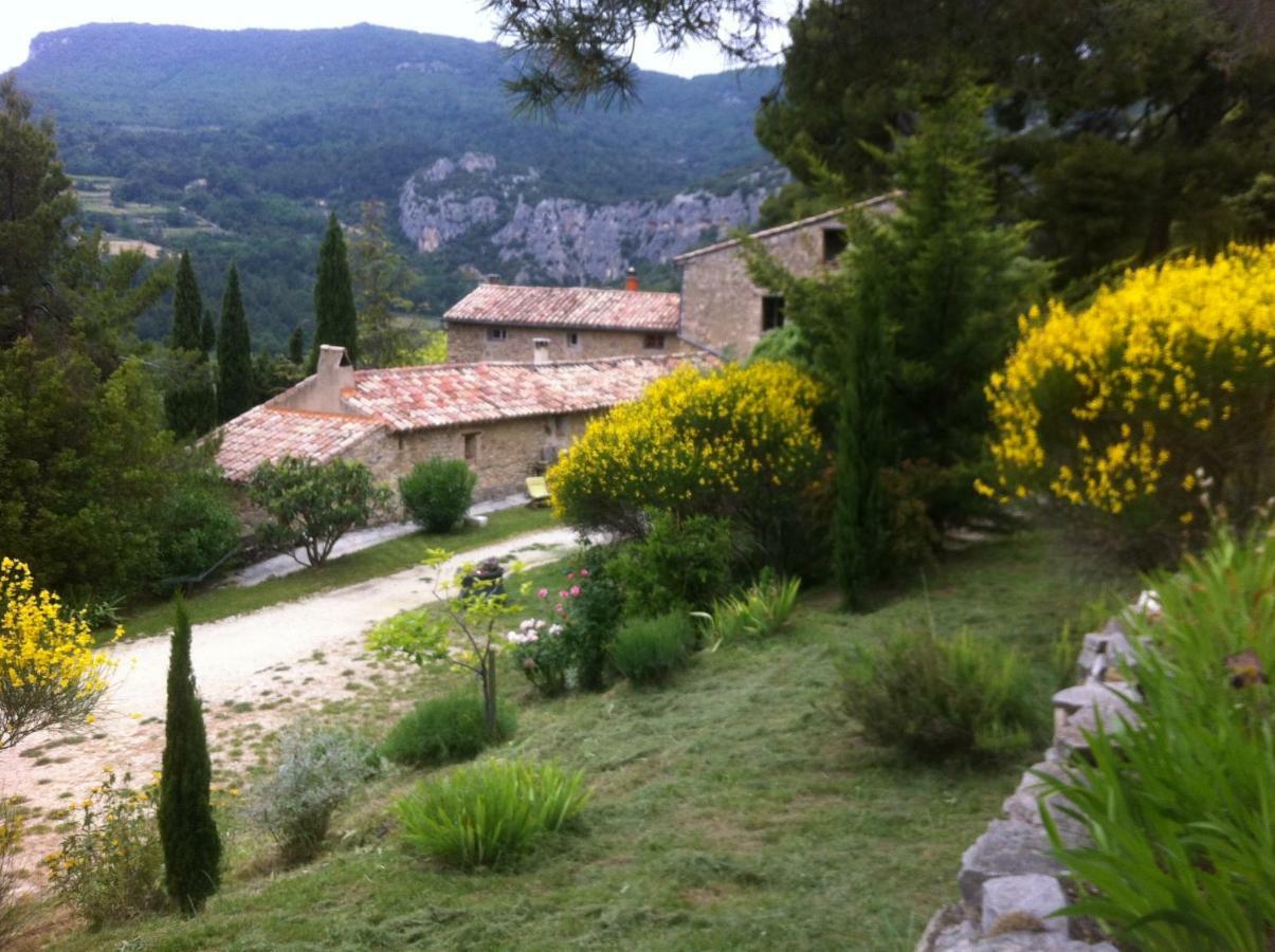 Le Degoutaud Bed and Breakfast Le Barroux Εξωτερικό φωτογραφία